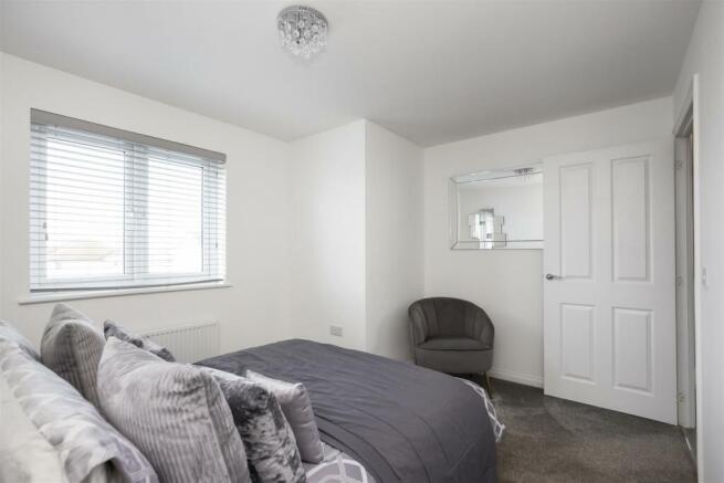 29 Russell Avenue_22.jpg