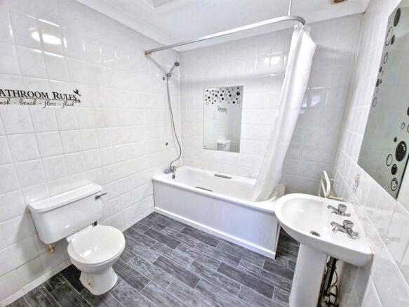 1 bed Apartment to rent Image 5