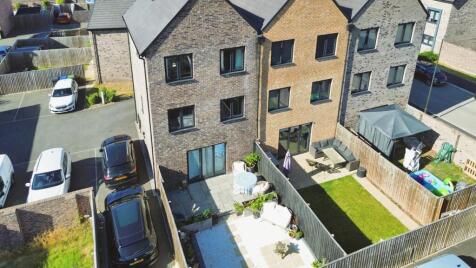 Woodyard Avenue, Chesterfield, Derbyshire, S41