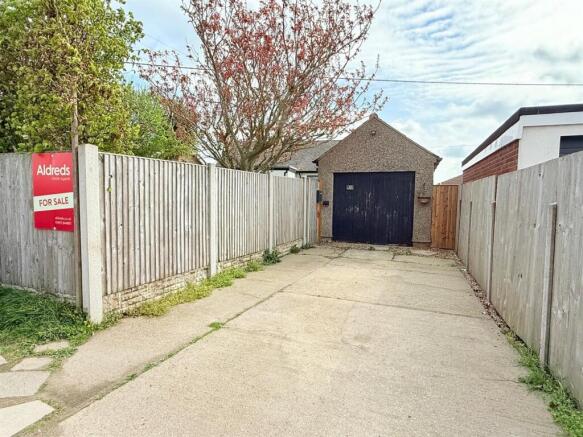 Driveway/Garage
