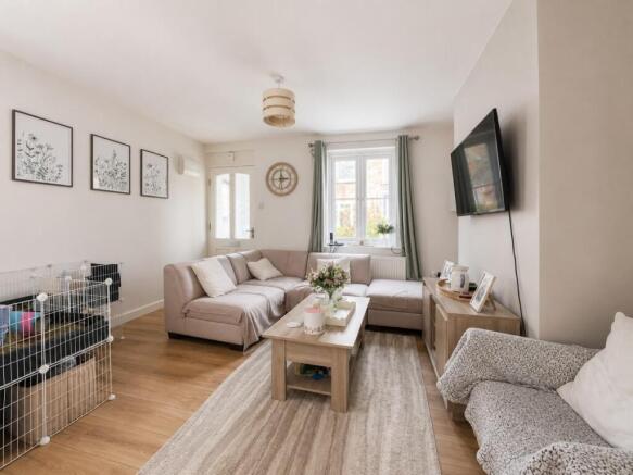5 Severn View Parade - lounge.jpg