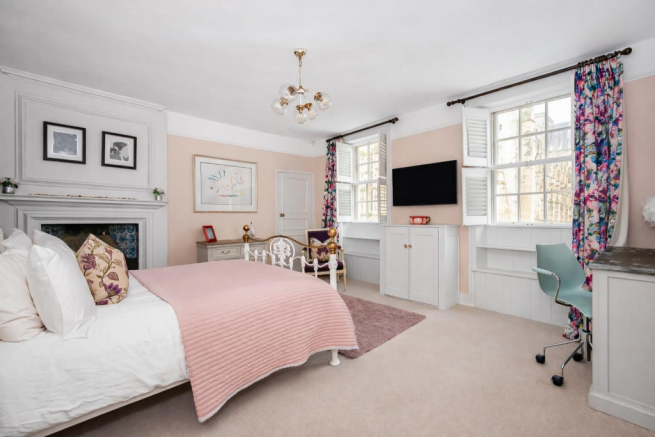 4 bed Town House for sale Image 12