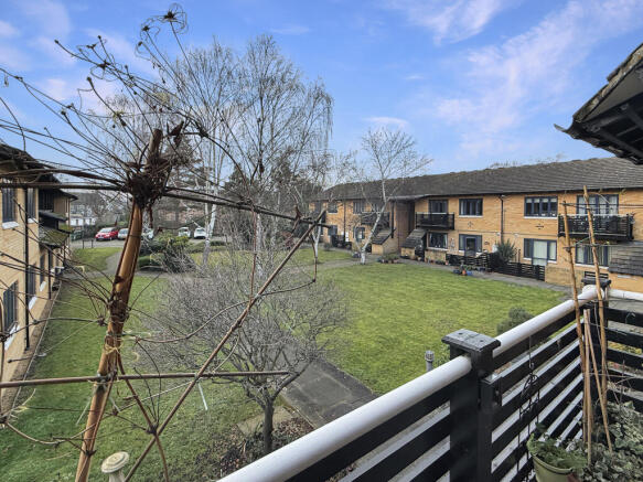 Salisbury Place, Trumpington photo 4