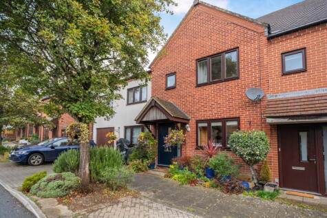 The Spinney, Basingstoke RG24 9GJ