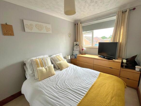 5 bed Semi-Detached for sale Image 6