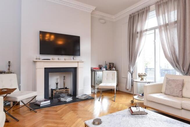 Living room (2)