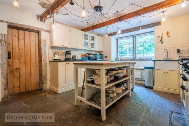 4 bed House for sale Image 5