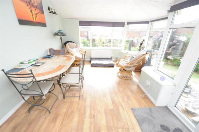3 bed Town House for sale Image 4