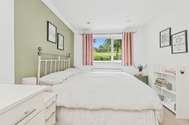 4 bed Detached for sale Image 7
