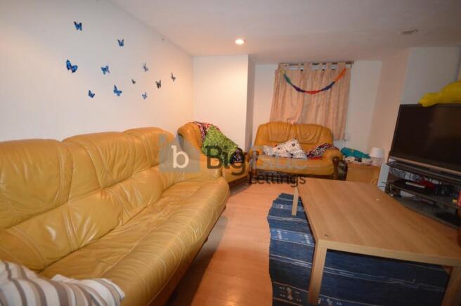 7 bed Terraced to rent Image 6