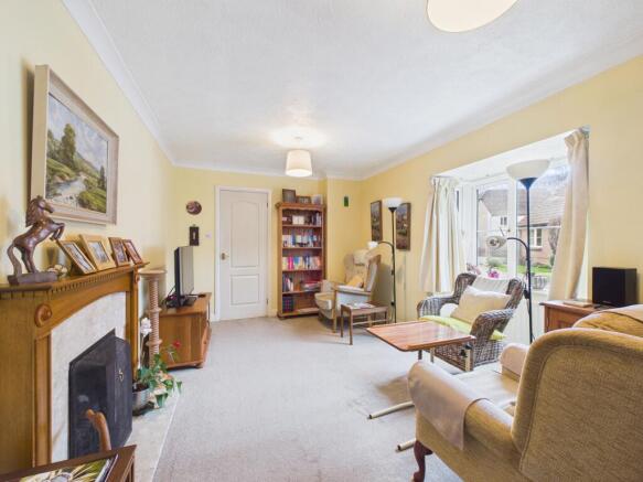 CAM04018G0-PR0435-STILL021