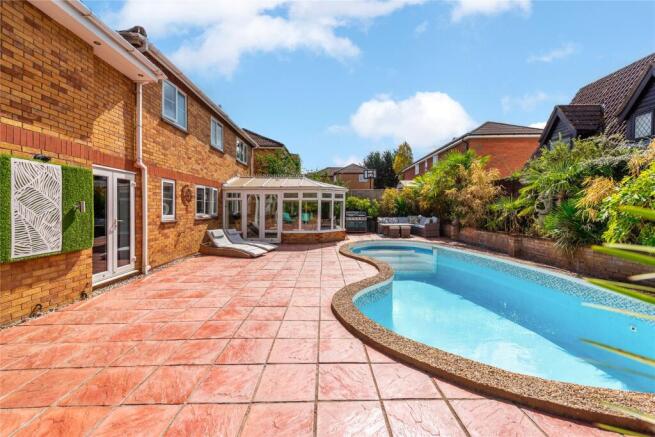 Froxfield Court, Emerson Valley, Milton Keynes, Buckinghamshire, MK4 photo 4