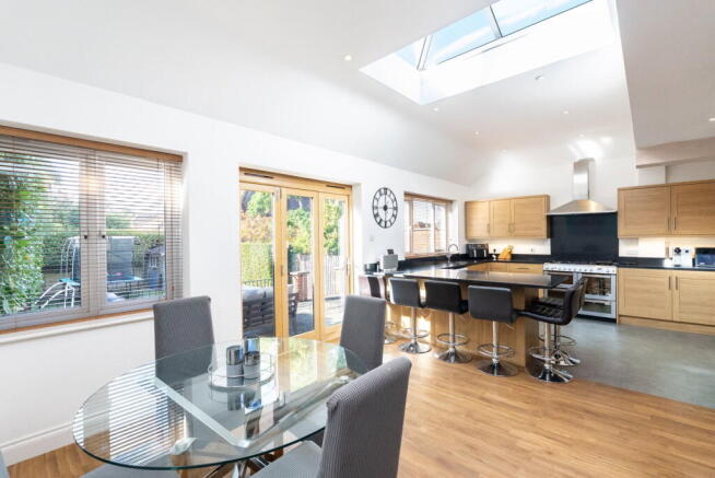Holford Road, Merrow, GU1 photo 4