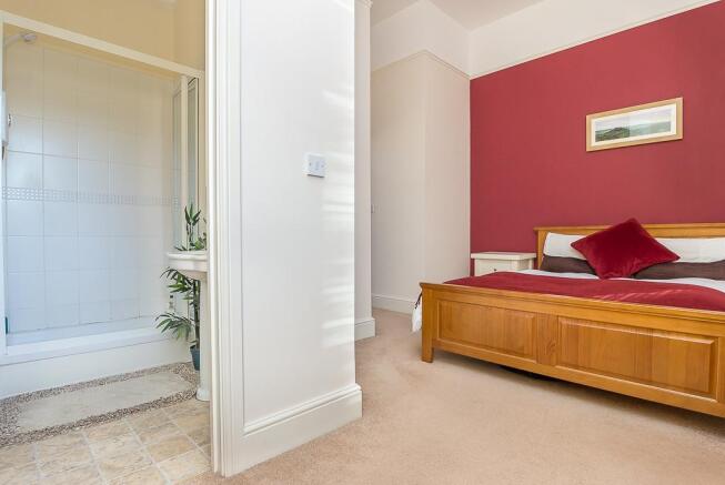 Master Bedroom W/ En-suite