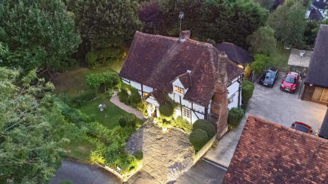 Moss Lane, Pinner Village, HA5