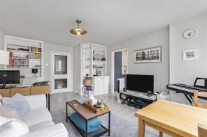 8, 64 Roma Court, St Jamess Drive, London SW12 8SX