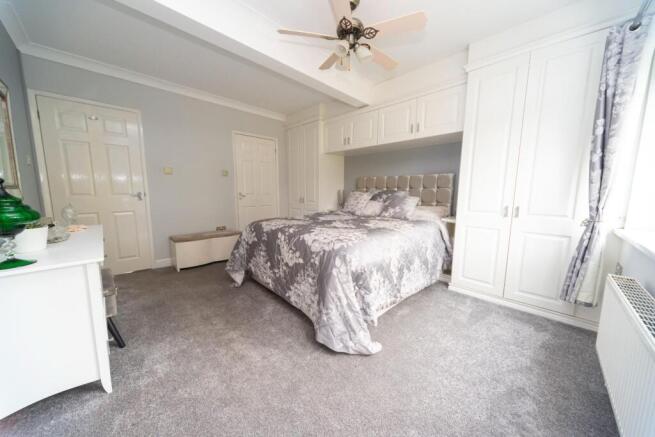 Bedroom 1 (2)