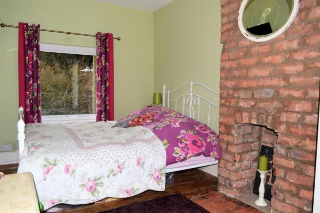 Bed 1.JPG