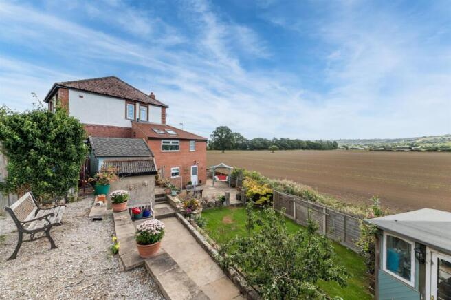 3 bed Detached for sale Image 4