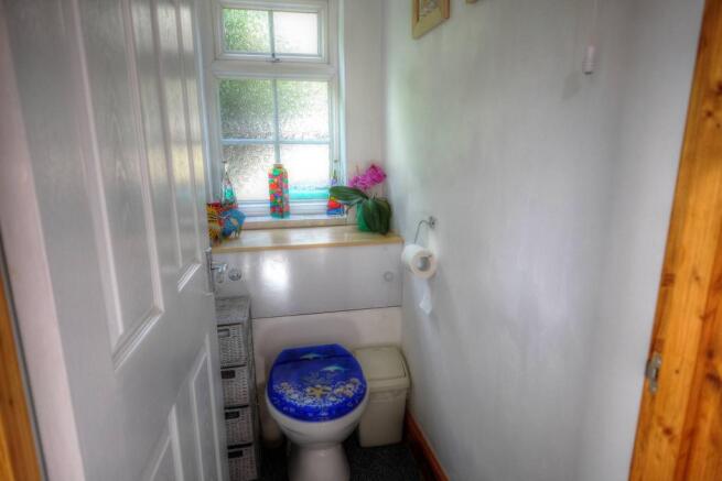Annexe Cloakroom