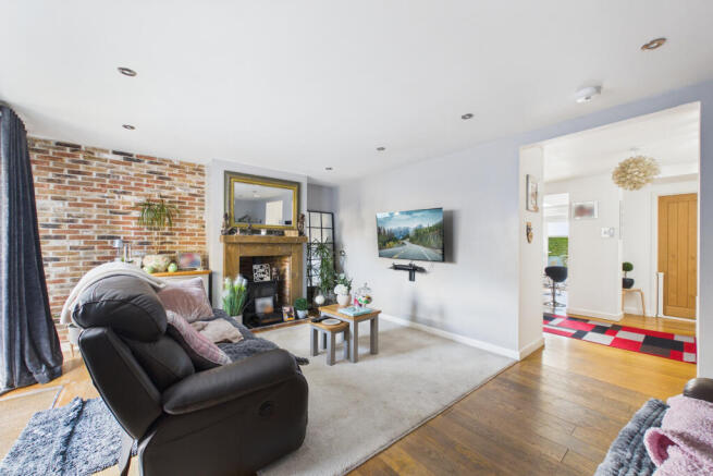 CAM05449G0-PR0067-STILL002