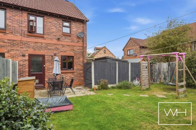 1 Fernlea Close, Cus