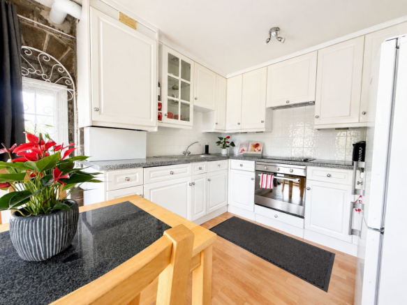 2 bed Bungalow for sale Image 3