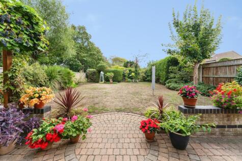 Noel Murless Drive, Newmarket, CB8
