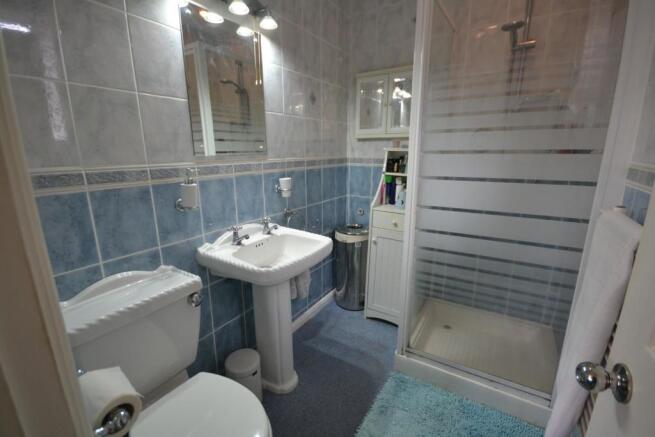 EN SUITE
