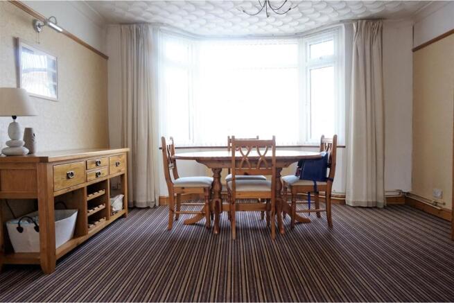 Lounge/Dining Room