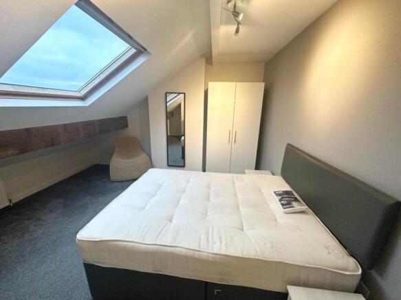 Room 4 (2)