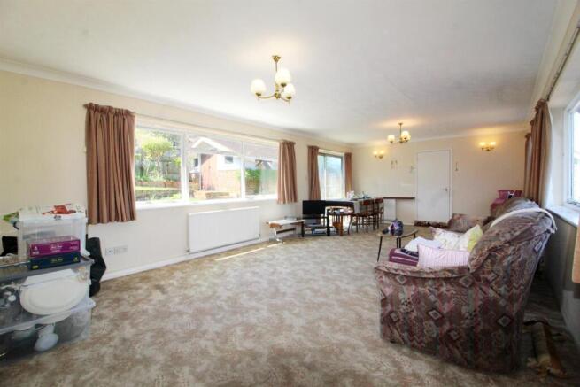 living room e.jpg