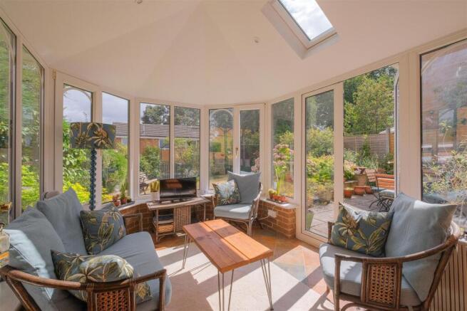 4 bed Detached for sale Image 6