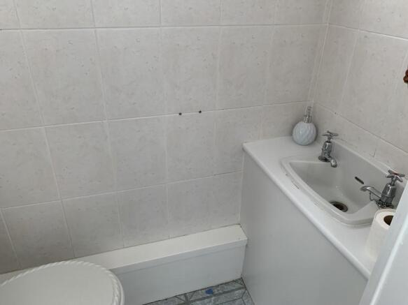 DOWNSTAIRS CLOAKROOM