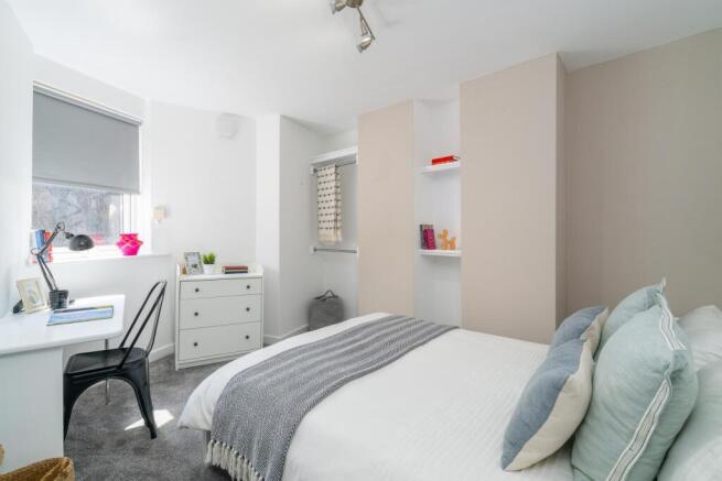 8 bed House to rent Image 9