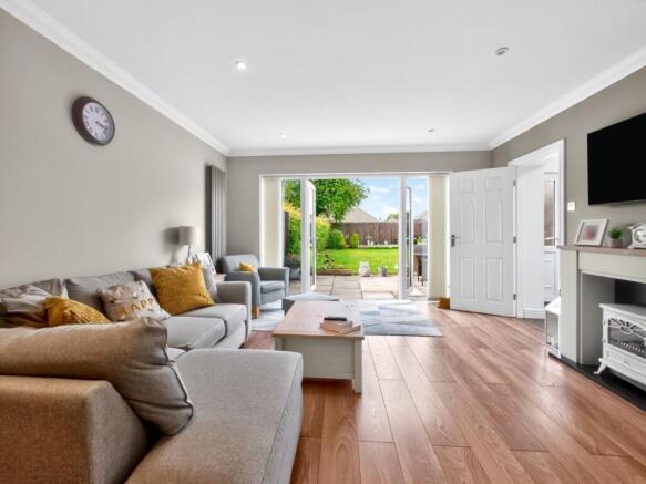 4 bed Semi-Detached Bungalow for sale Image 10
