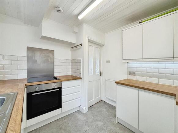 2 bed Semi-Detached for sale Image 2