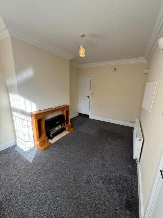 2 bed Terraced to rent Image 6