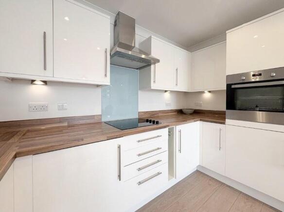 2 bed Retirement Property for sale Image 8