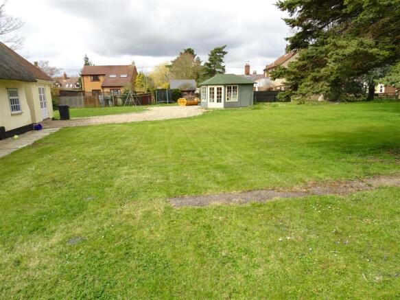 The bungalow garden 004.jpg