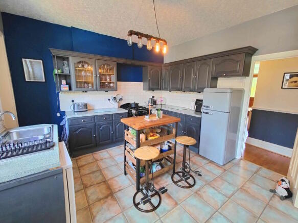 4 bed Terraced for sale Image 5