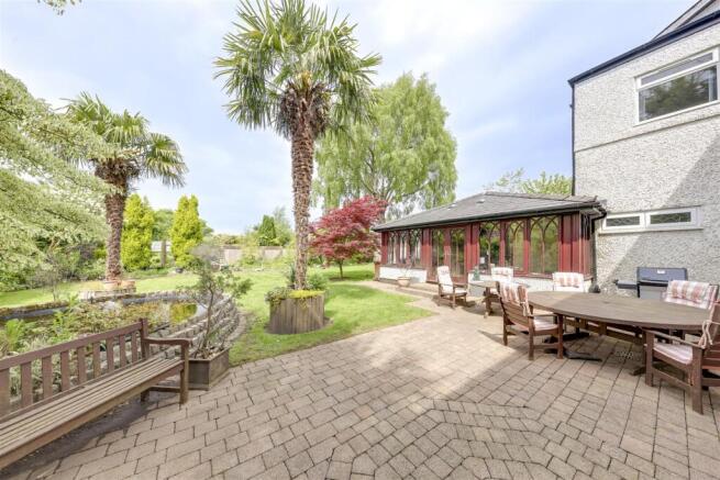 Rear Patio & Garden