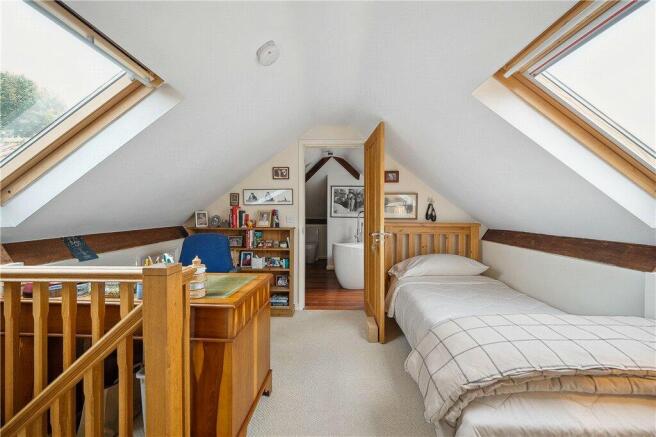 1st Floor Bed/Study