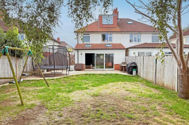 4 bed Semi-Detached for sale Image 5