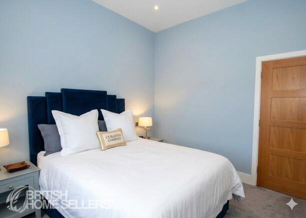 3 bed Apartment for sale Image 12