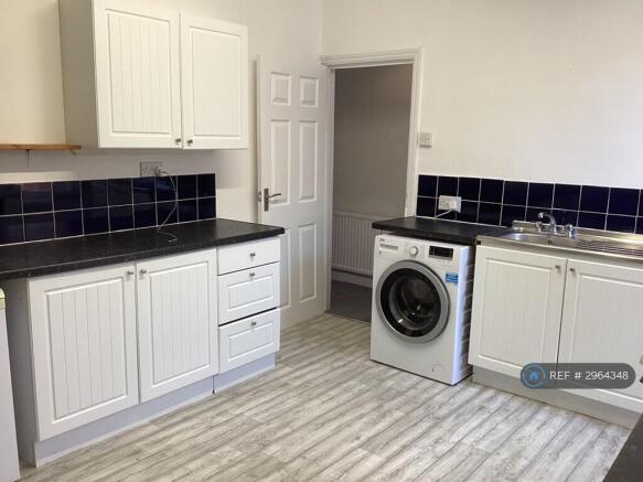 3 bed Terraced to rent Image 10