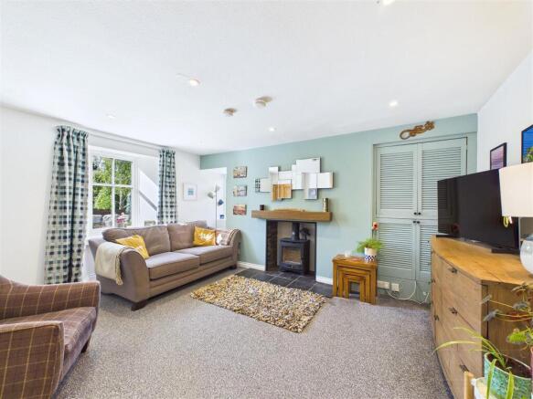 Sitting Room & Dining Area