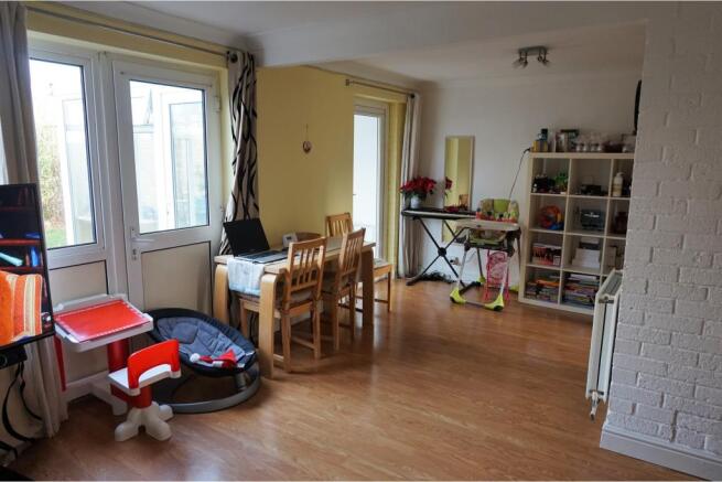 Lounge/Dining Room