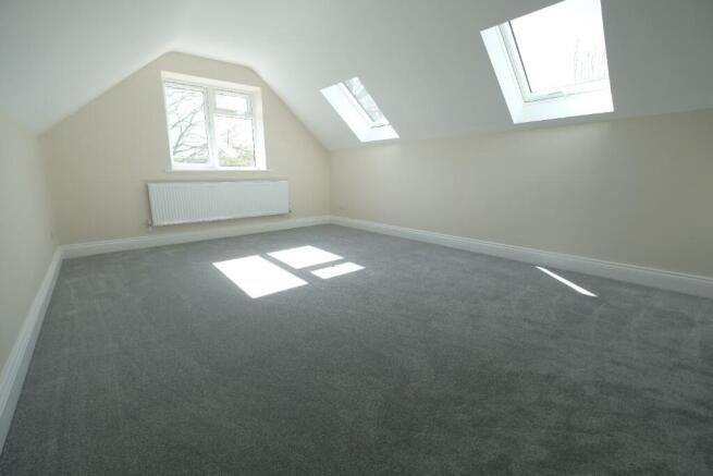SITTING/DINING ROOM