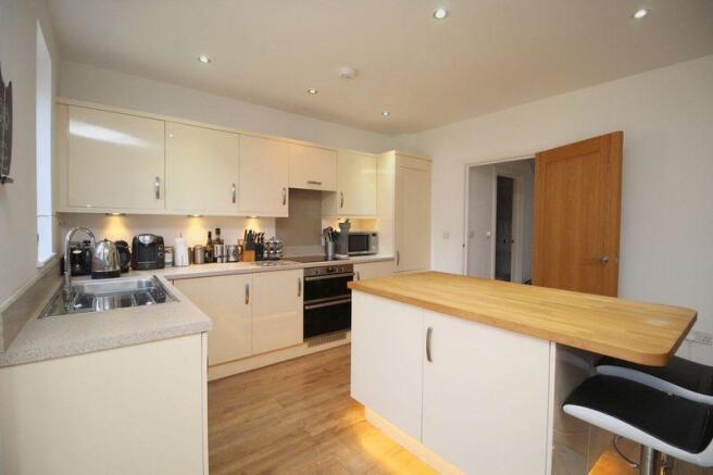 kitchen / Dini...